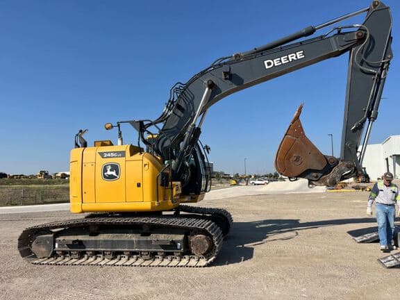 Image of John Deere 245G LC Primary image