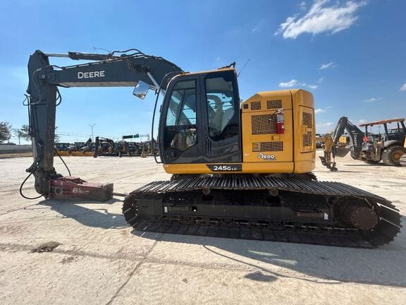 2022 John Deere 245G Equipment Image0