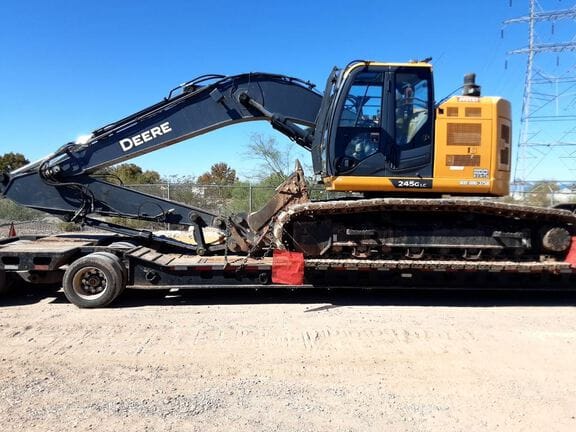 2022 John Deere 245G LC Equipment Image0
