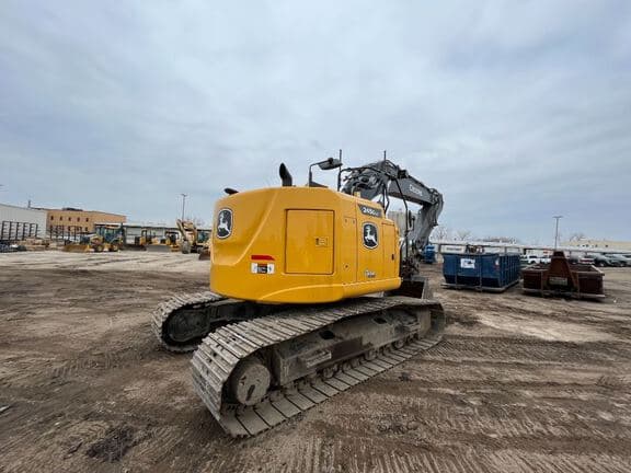 Image of John Deere 245G LC equipment image 4