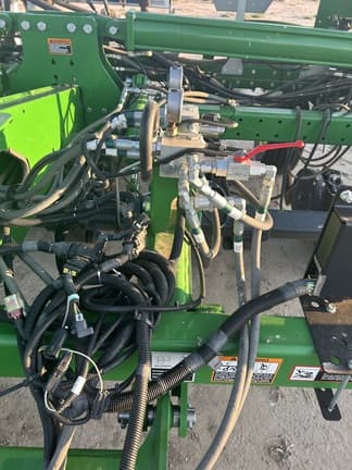 Image of John Deere 2510H equipment image 3