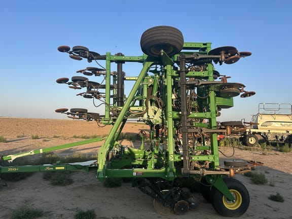 2022 John Deere 2510H Equipment Image0