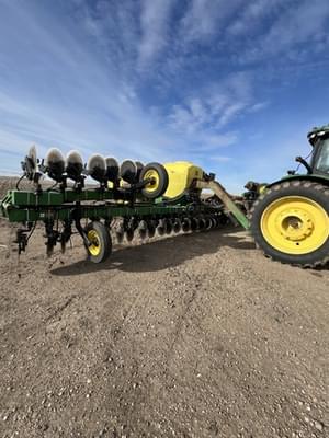 2022 John Deere 2530L Image