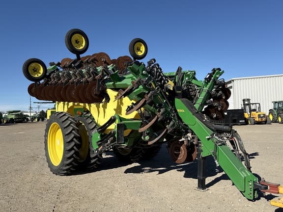 Image of John Deere 2530L equipment image 1