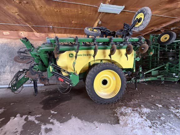 2022 John Deere 2530L Equipment Image0