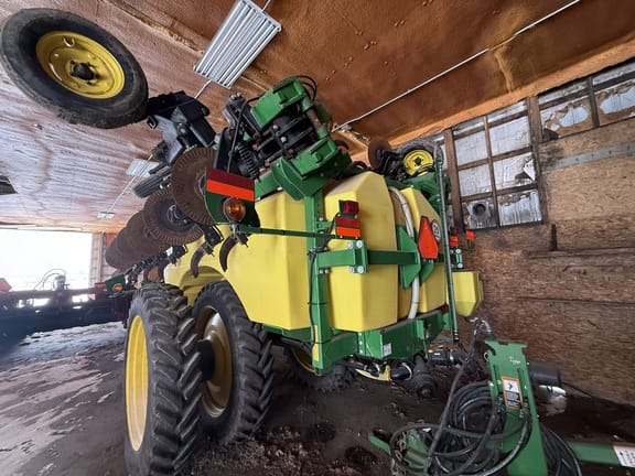 2022 John Deere 2530L Equipment Image0