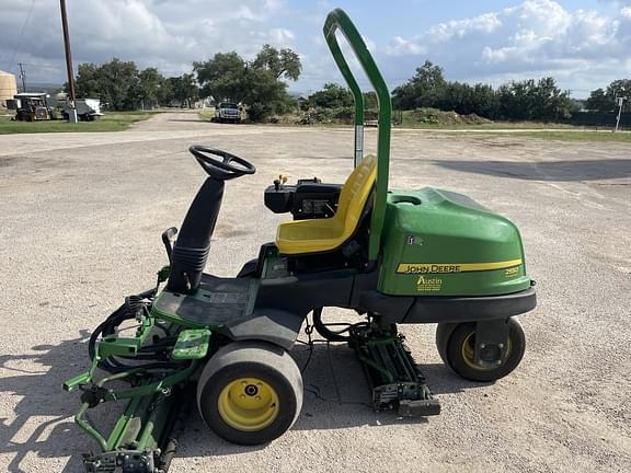 Image of John Deere 2550 Primary image