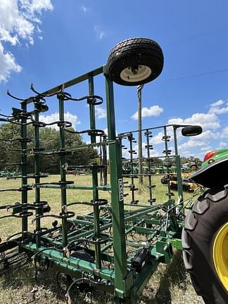 Image of John Deere 26 equipment image 1