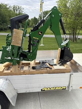 Image of John Deere 260B Image 0