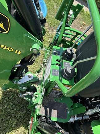 Image of John Deere 260B equipment image 4