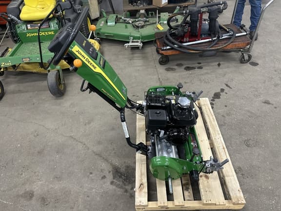 Image of John Deere 260SL equipment image 3