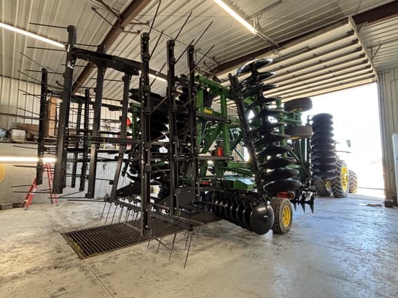 Image of John Deere 2633 equipment image 4