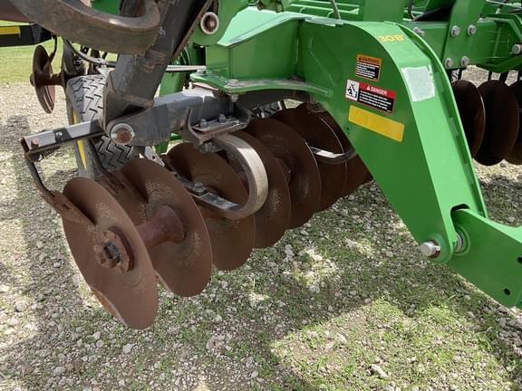 Image of John Deere 2633 equipment image 2