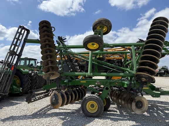 Image of John Deere 2635 equipment image 2