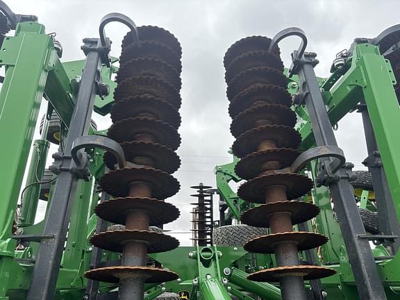Image of John Deere 2660VT equipment image 3