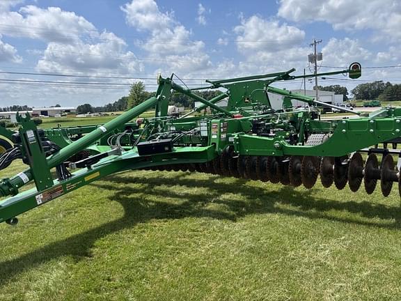 Image of John Deere 2660VT equipment image 4
