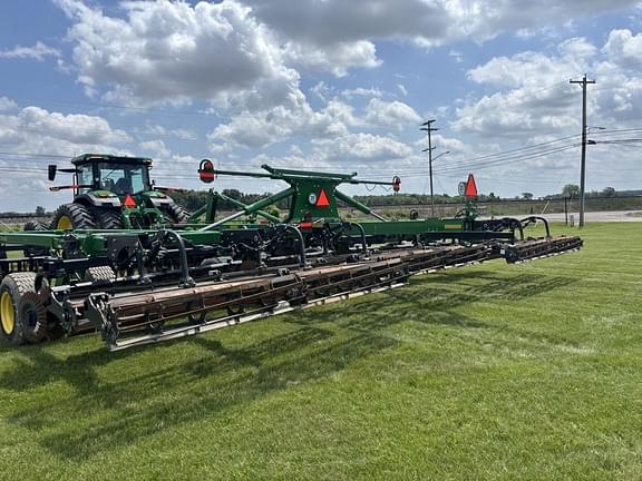 Image of John Deere 2660VT equipment image 2