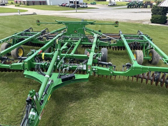 2022 John Deere 2660VT Equipment Image0