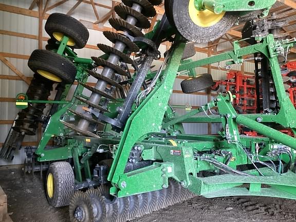 Image of John Deere 2660VT equipment image 1