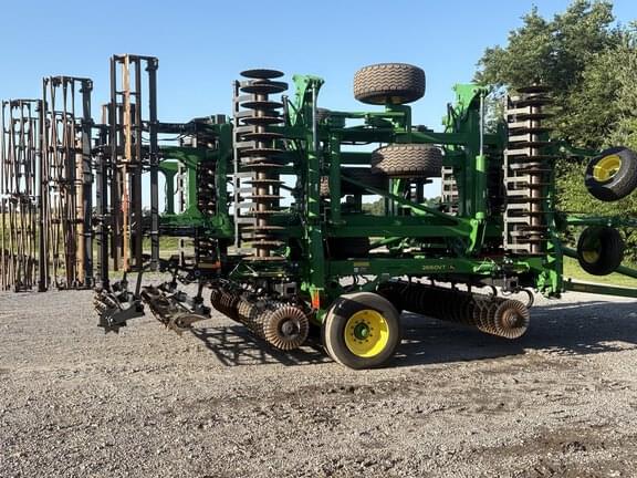 Image of John Deere 2660VT Primary image