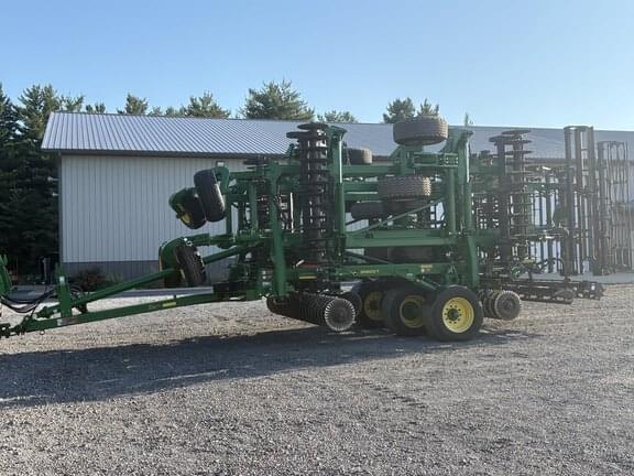 Image of John Deere 2660VT equipment image 1