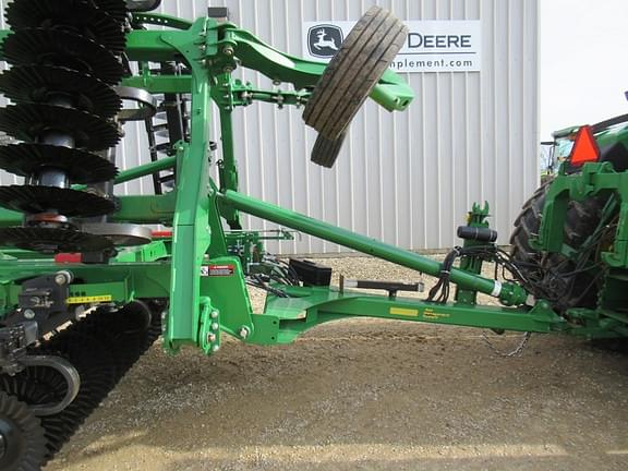 Image of John Deere 2660VT equipment image 3