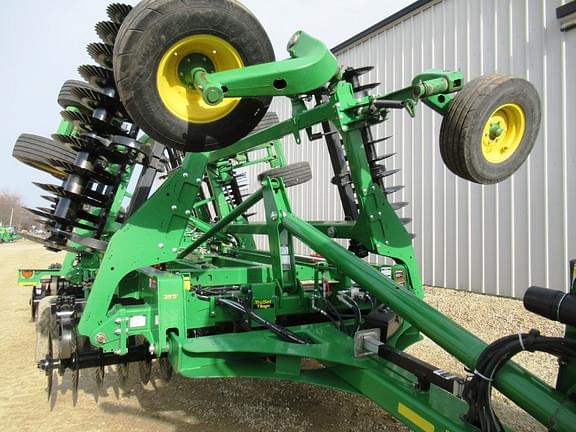 Image of John Deere 2660VT equipment image 4