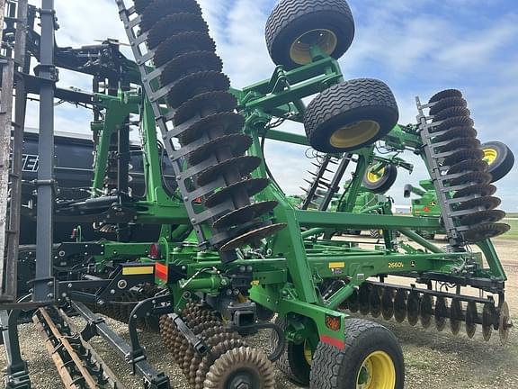 Image of John Deere 2660VT equipment image 1