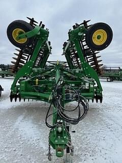 Image of John Deere 2660VT equipment image 3