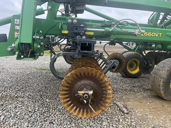 Image of John Deere 2660VT equipment image 3