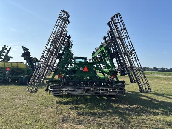 Image of John Deere 2660VT equipment image 3