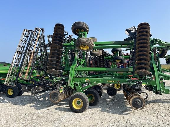 Image of John Deere 2660VT equipment image 1