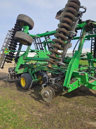 2022 John Deere 2660VT Equipment Image0