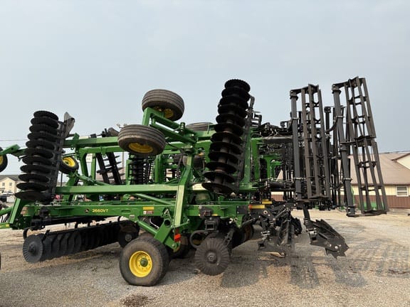 2022 John Deere 2660VT Equipment Image0