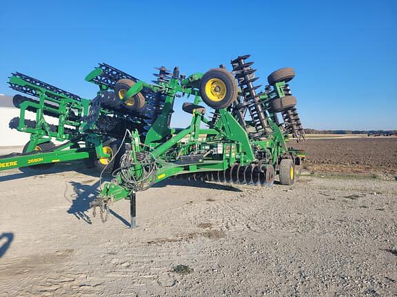 Image of John Deere 2660VT equipment image 1