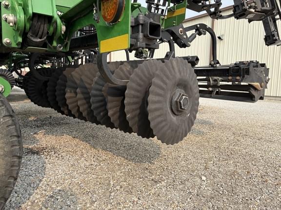 Image of John Deere 2660VT equipment image 2
