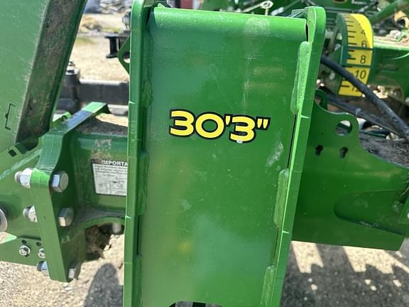 Image of John Deere 2660VT equipment image 1