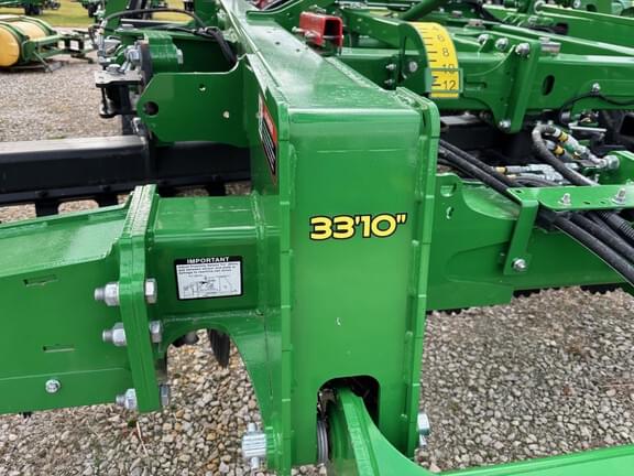 Image of John Deere 2660VT equipment image 2
