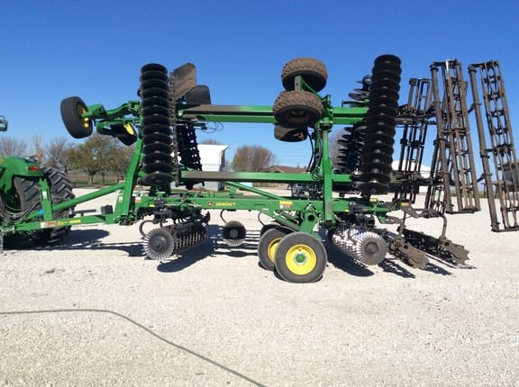 Main image John Deere 2660VT