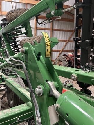 Image of John Deere 2660VT equipment image 3