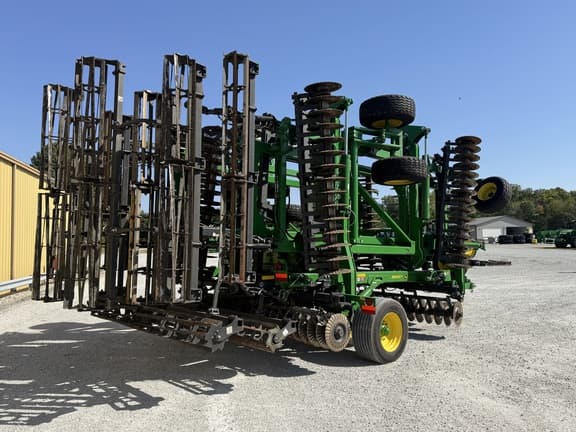 Image of John Deere 2660VT equipment image 2