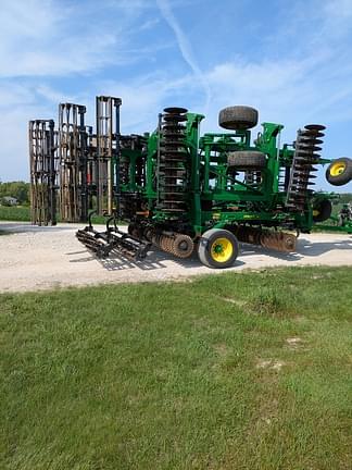 Image of John Deere 2660VT equipment image 2