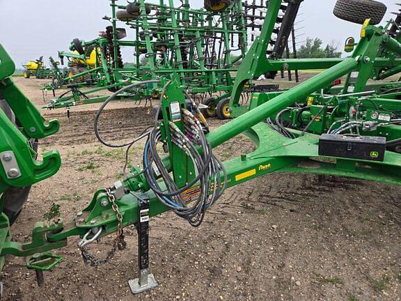 Image of John Deere 2660VT equipment image 1