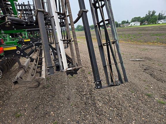 Image of John Deere 2660VT equipment image 3