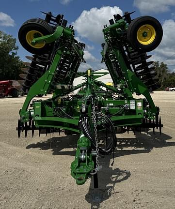 Image of John Deere 2660VT equipment image 1