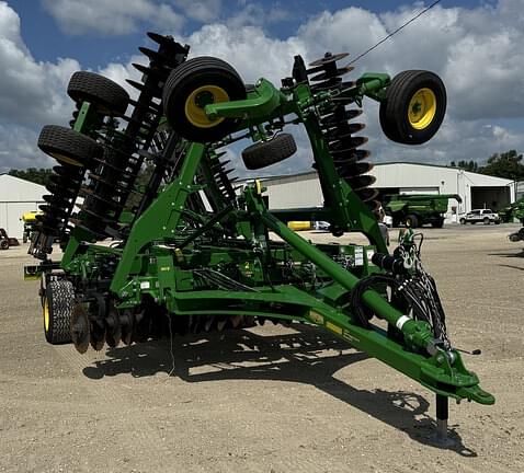 Image of John Deere 2660VT equipment image 2