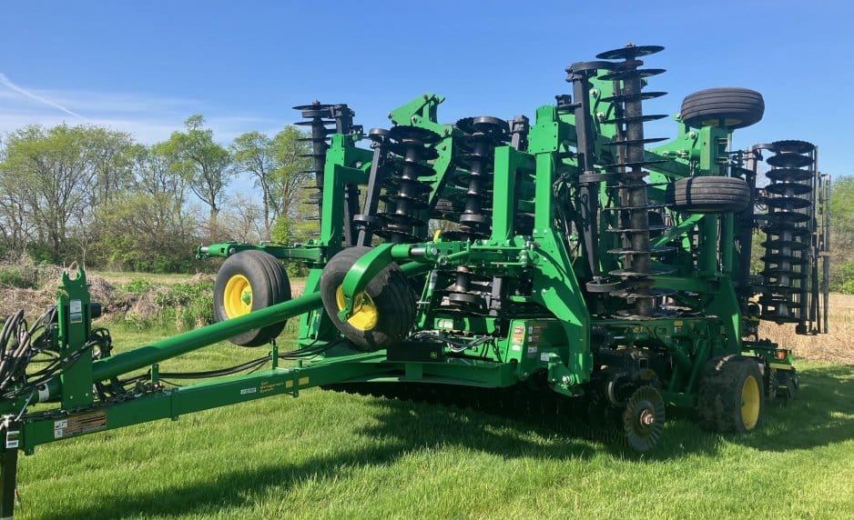 2022 John Deere 2660VT Equipment Image0