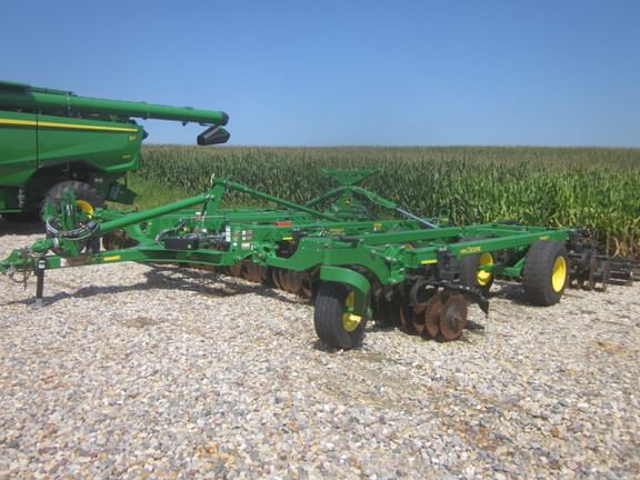 2022 John Deere 2660VT Equipment Image0