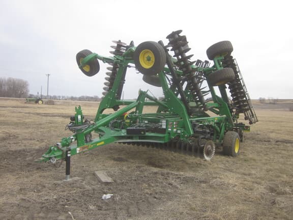 Image of John Deere 2660VT equipment image 1
