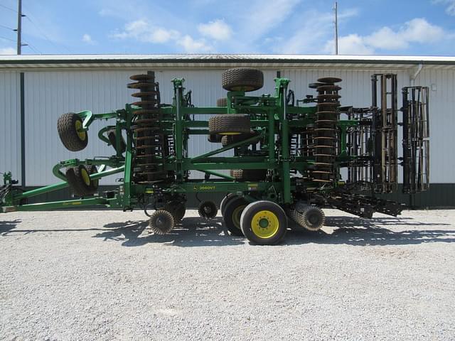 Image of John Deere 2660VT equipment image 1